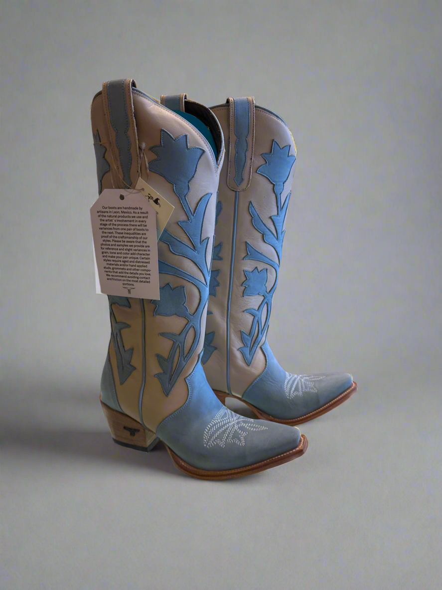 Lane boots Jolene.