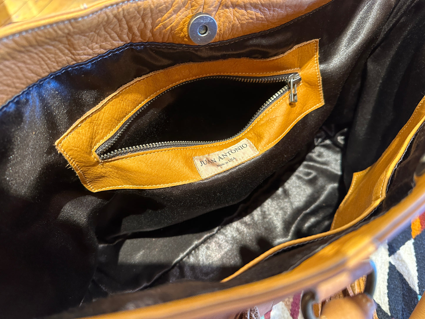 Juan Antonio Handbag 323 F.