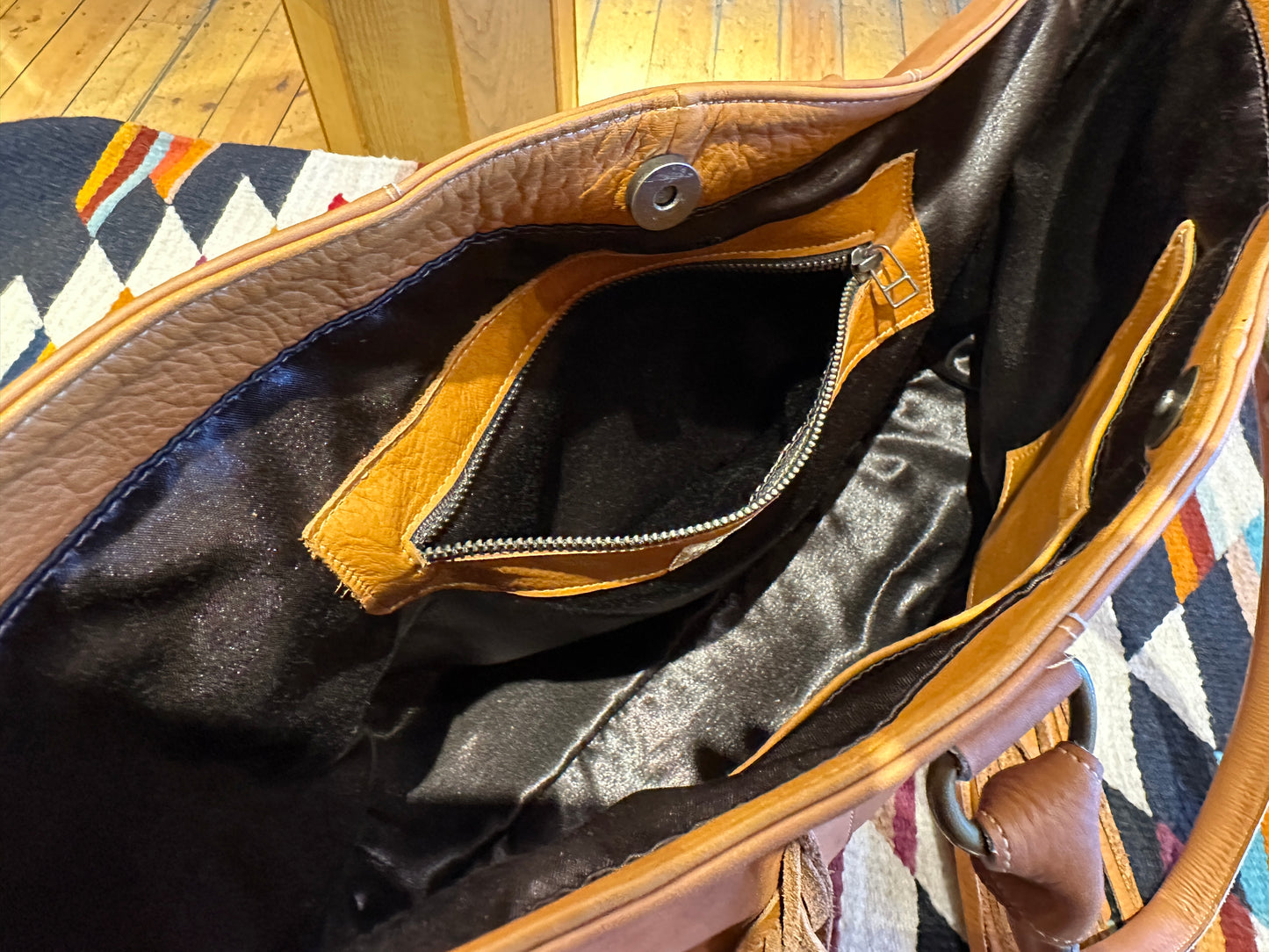 Juan Antonio Handbag 323 F.