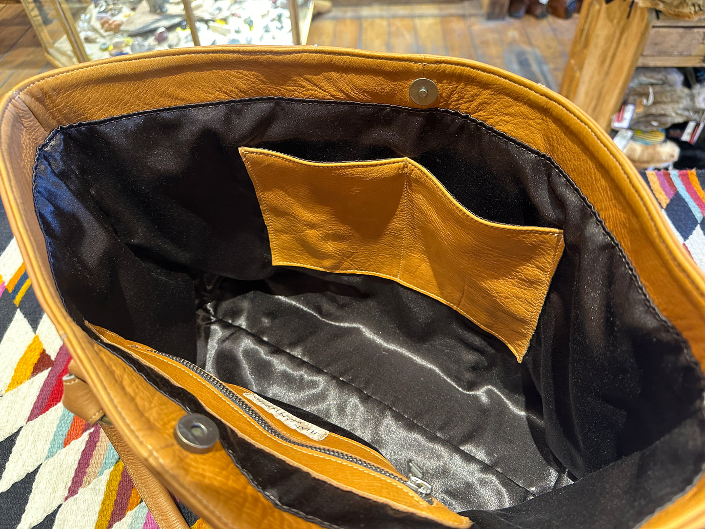 Juan Antonio Handbag 323 F.